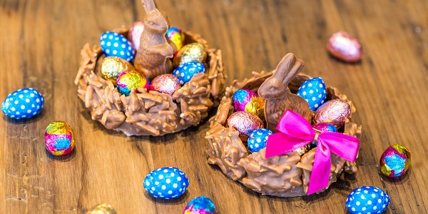 Schokoladen-Hasen und feine Oster-Spezialitäten – KUCHEN, TORTEN ...